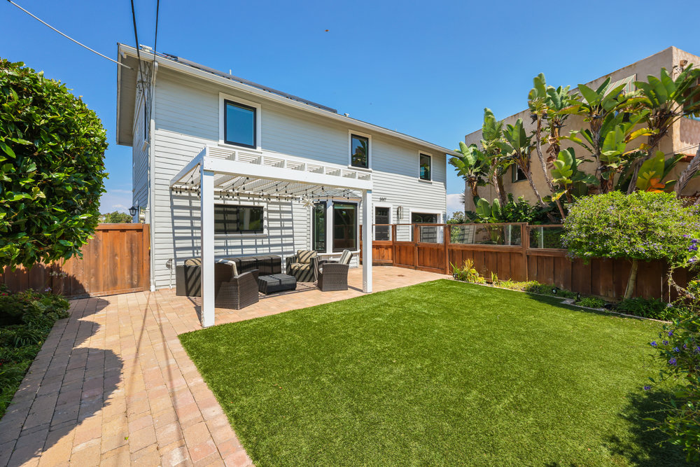 3447 Goldfinch Street